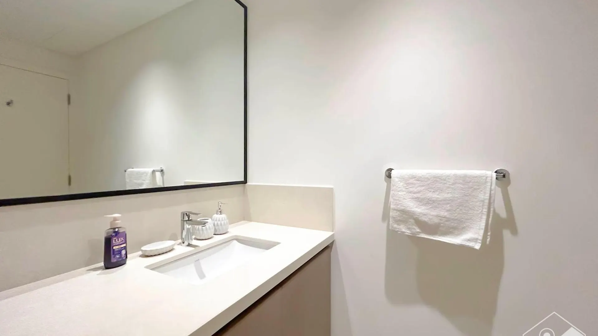 Luxury Burj Crown 4Bedroom Balcony & Downtown View Dubai