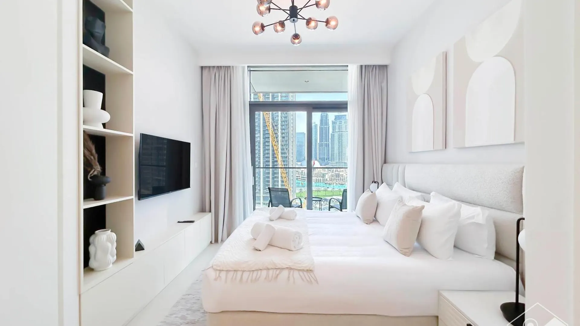 Luxury Burj Crown 4Bedroom Balcony & Downtown View Dubai Apartment