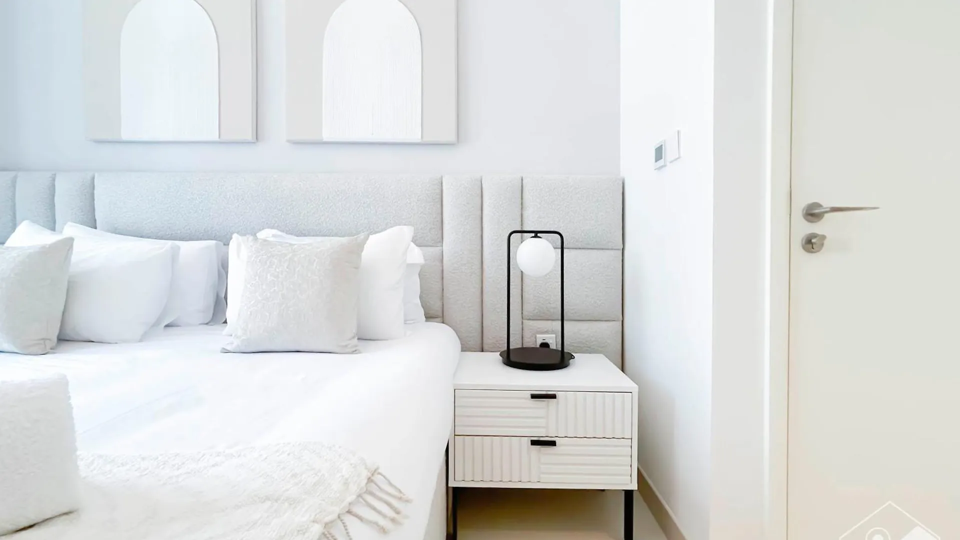 Luxury Burj Crown 4Bedroom Balcony & Downtown View Dubai 0*,  United Arab Emirates