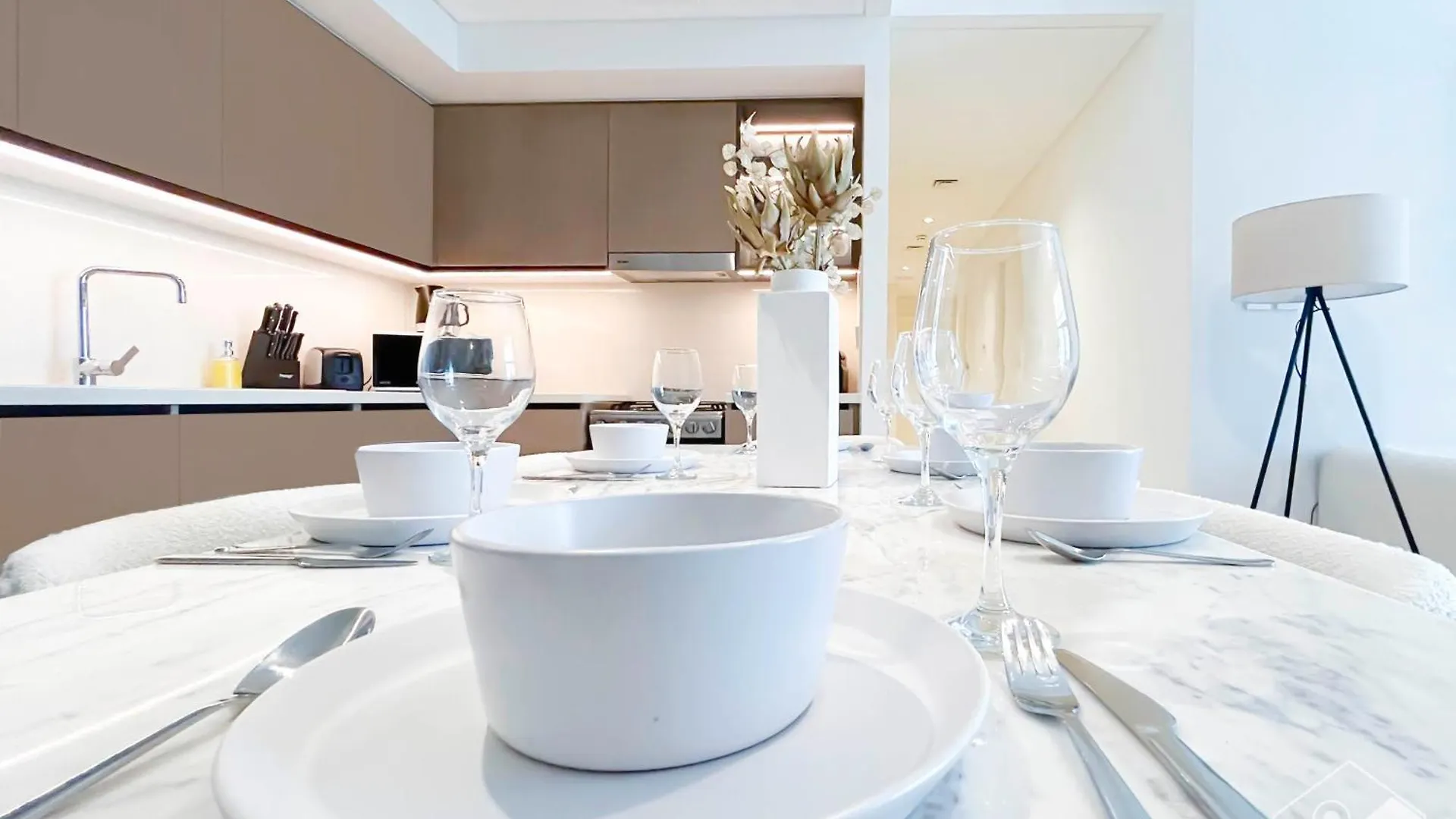 Luxury Burj Crown 4Bedroom Balcony & Downtown View Dubai Apartment