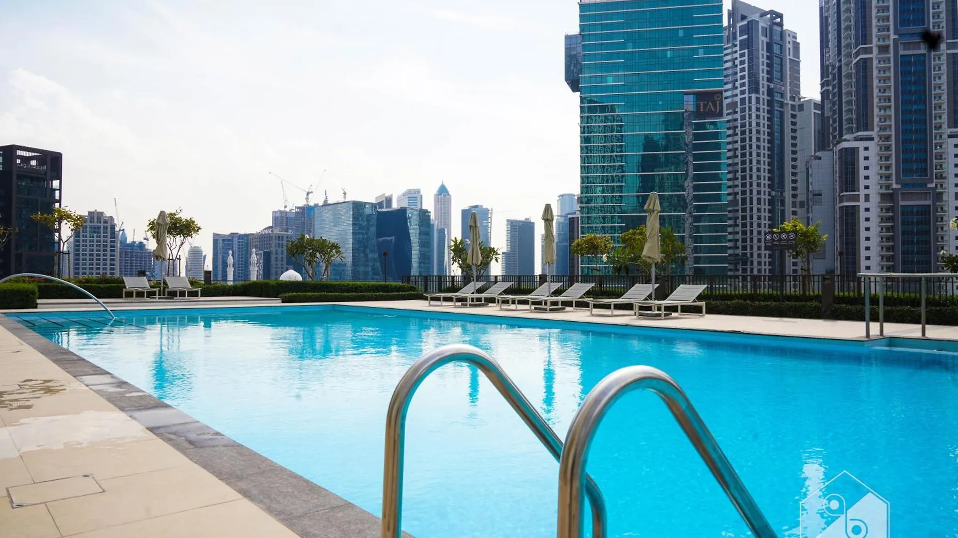 Luxury Burj Crown 4Bedroom Balcony & Downtown View Dubai
