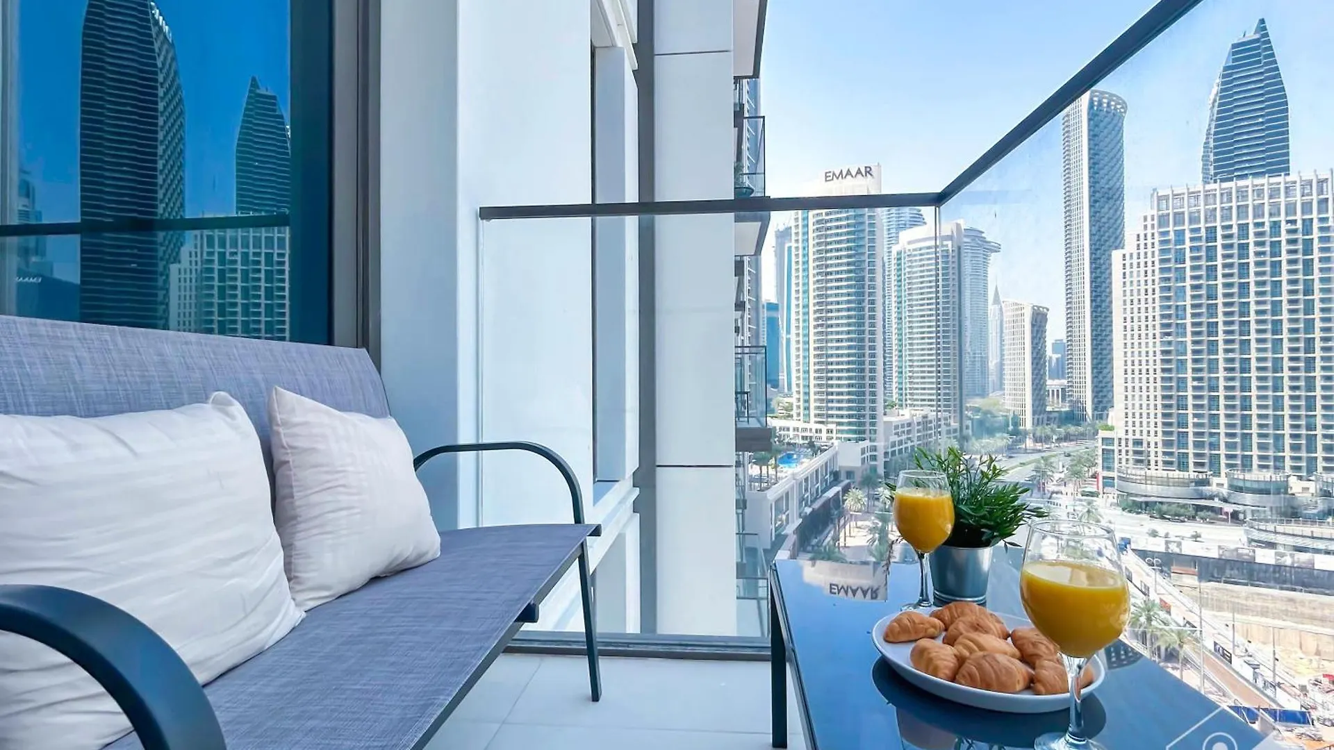 Luxury Burj Crown 4Bedroom Balcony & Downtown View Dubai United Arab Emirates